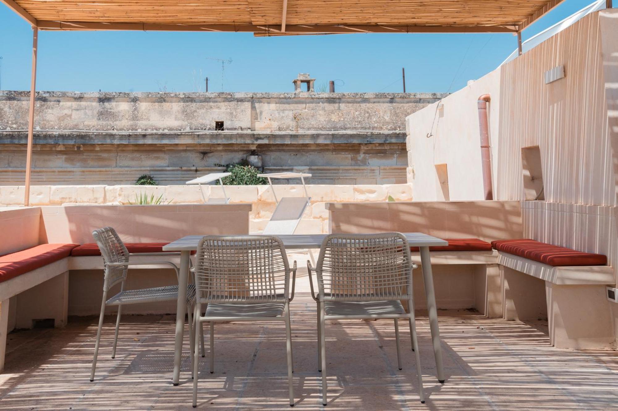 לצ'ה Margherita Apartment & Rooftop By Residence Colibri מראה חיצוני תמונה